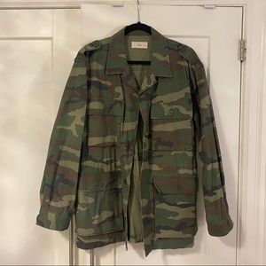 Aritzia TNA camo shirt jacket large
